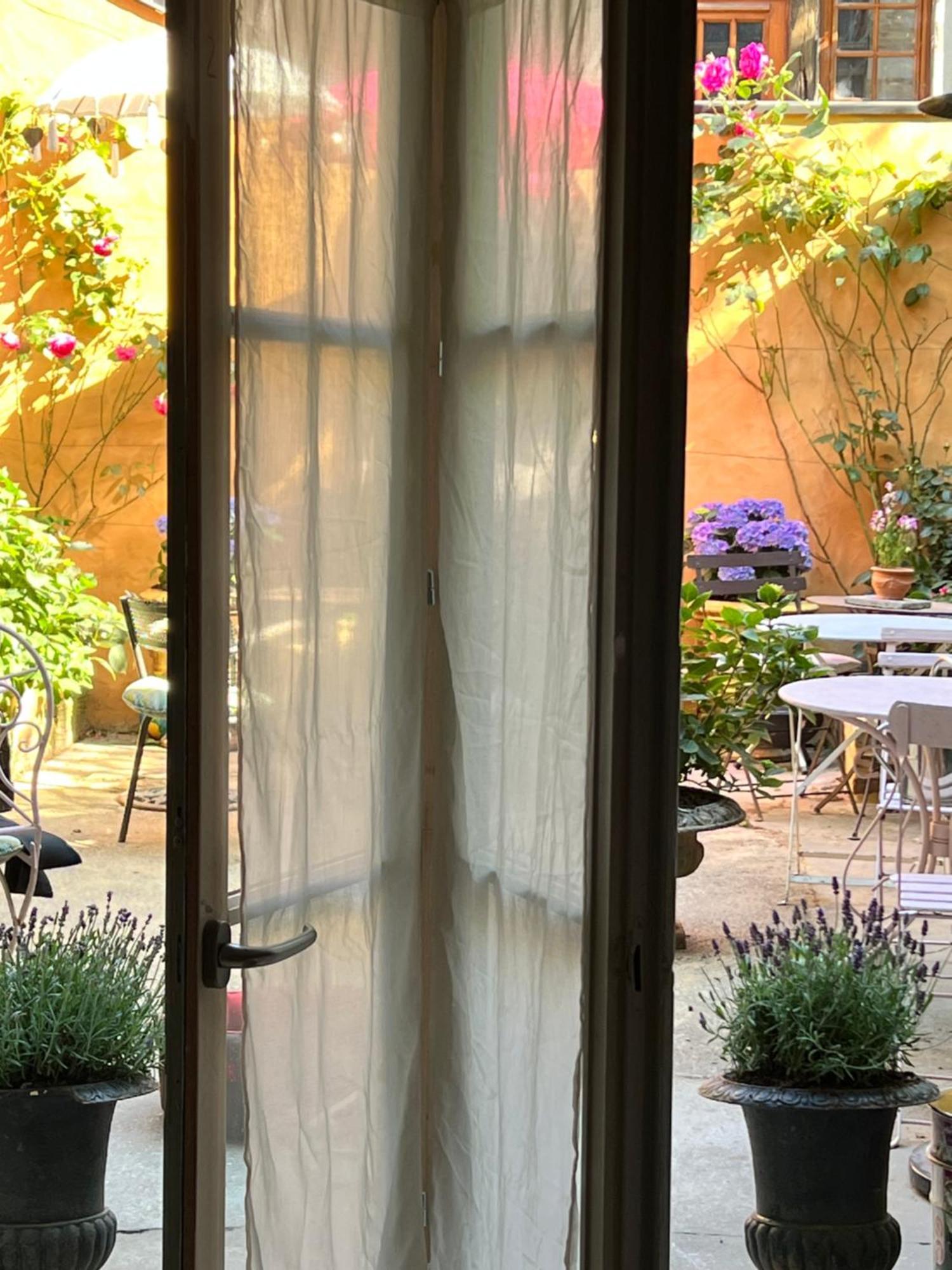Gite Hotel De Maitre Centre Village La Chapelle Лион-ла-Форе Экстерьер фото