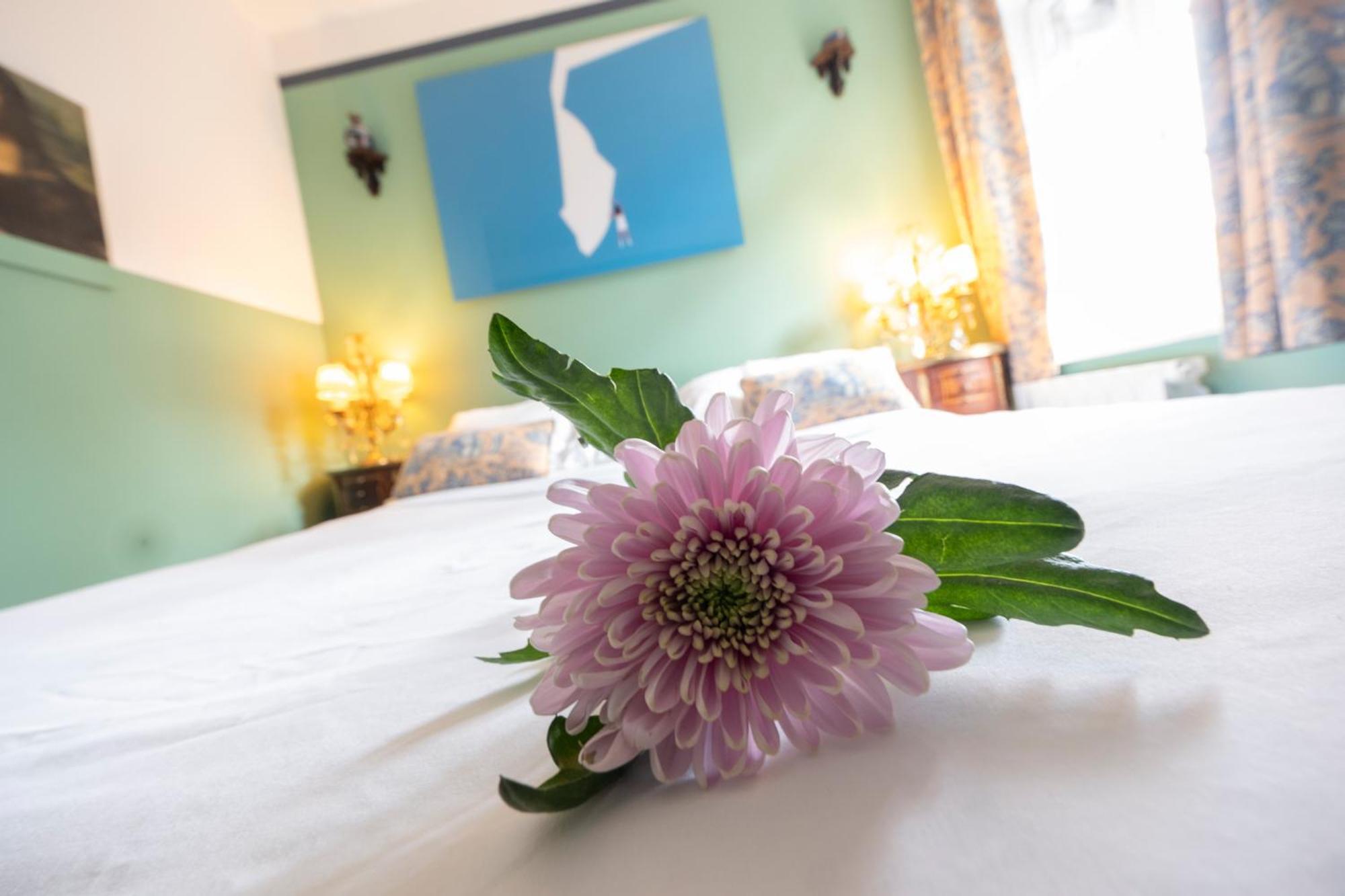 Gite Hotel De Maitre Centre Village La Chapelle Лион-ла-Форе Экстерьер фото